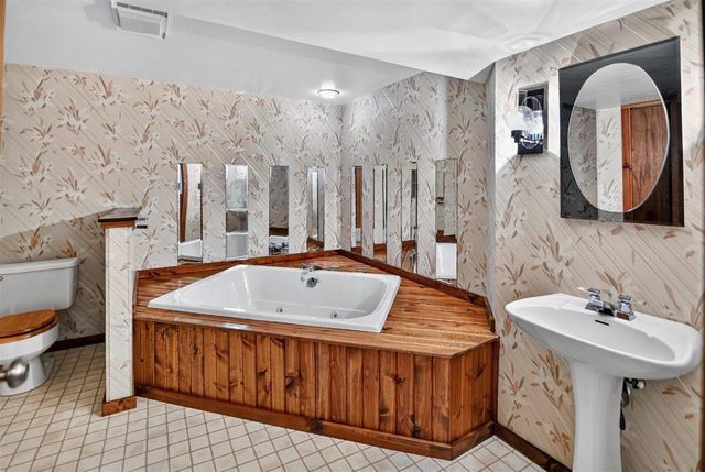 6806 Stratford Drive, Madison, WI 53719