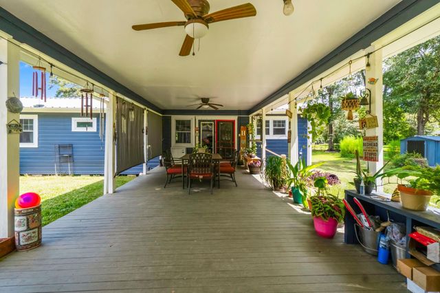 368 County Road 2222, Cleveland, TX 77327