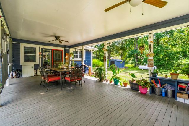 368 County Road 2222, Cleveland, TX 77327