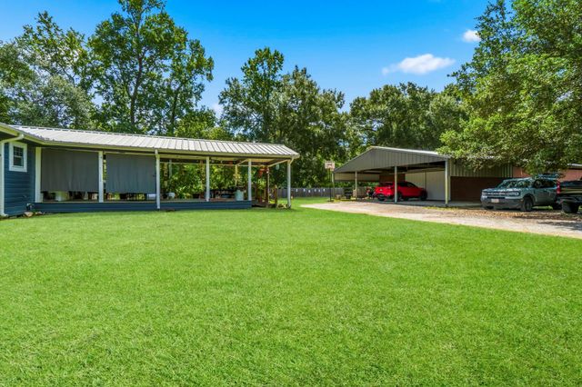 368 County Road 2222, Cleveland, TX 77327