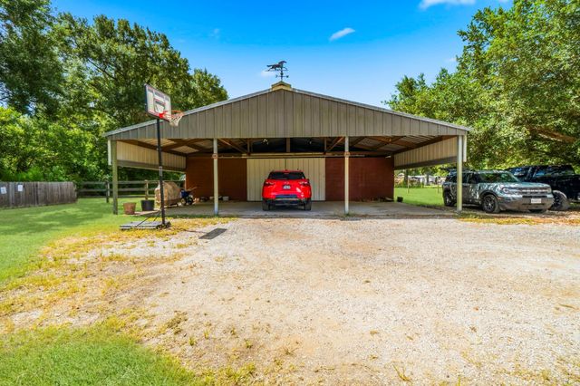 368 County Road 2222, Cleveland, TX 77327