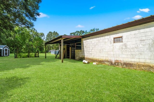 368 County Road 2222, Cleveland, TX 77327