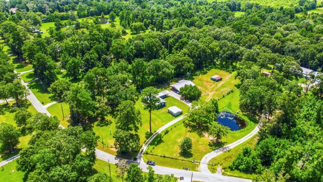 368 County Road 2222, Cleveland, TX 77327