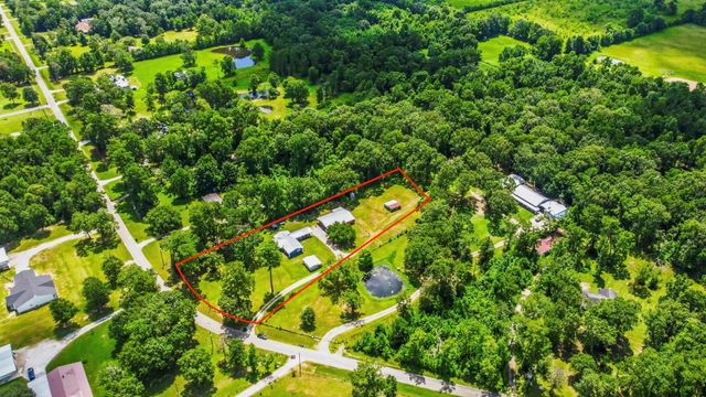 368 County Road 2222, Cleveland, TX 77327