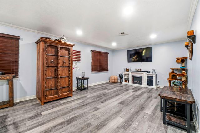 368 County Road 2222, Cleveland, TX 77327