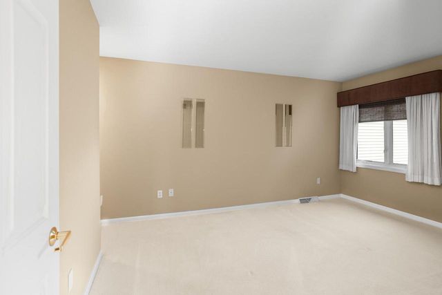 W173N8035 Shady LANE, Menomonee Falls, WI 53051