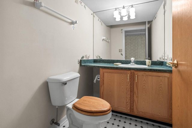 W173N8035 Shady LANE, Menomonee Falls, WI 53051