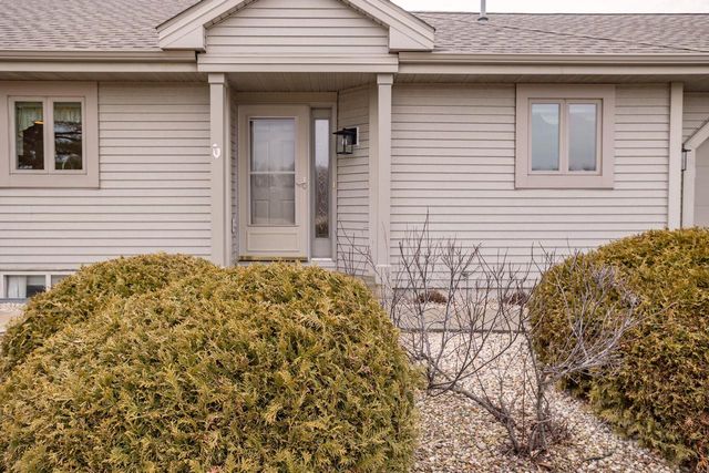 W173N8035 Shady LANE, Menomonee Falls, WI 53051
