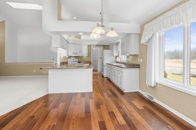 W173N8035 Shady LANE, Menomonee Falls, WI 53051