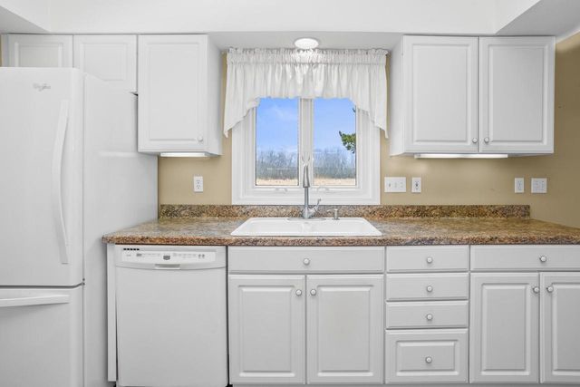 W173N8035 Shady LANE, Menomonee Falls, WI 53051