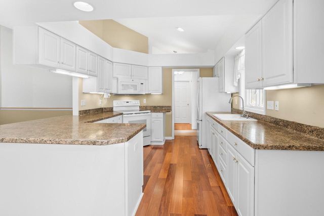 W173N8035 Shady LANE, Menomonee Falls, WI 53051