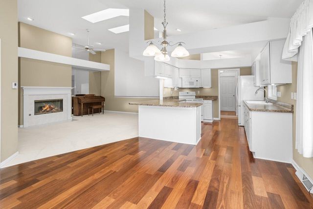 W173N8035 Shady LANE, Menomonee Falls, WI 53051