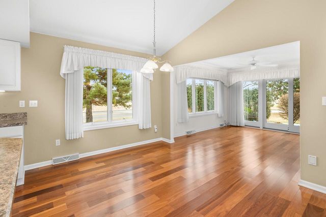 W173N8035 Shady LANE, Menomonee Falls, WI 53051