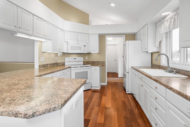 W173N8035 Shady LANE, Menomonee Falls, WI 53051