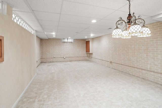 W173N8035 Shady LANE, Menomonee Falls, WI 53051