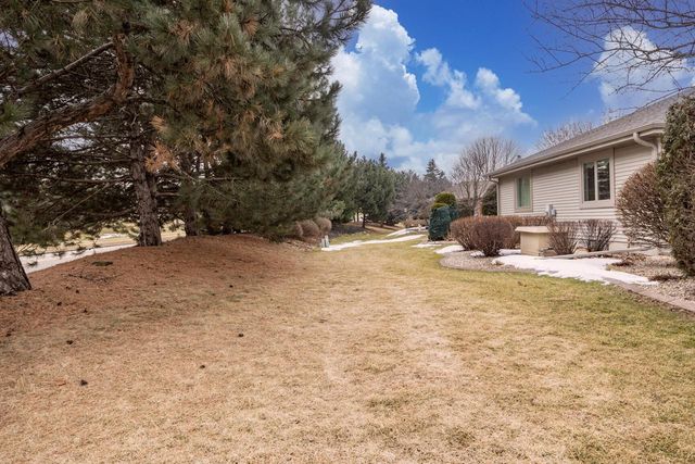W173N8035 Shady LANE, Menomonee Falls, WI 53051