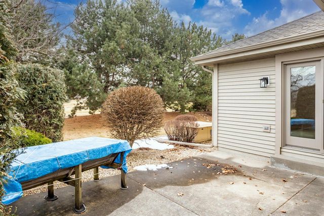 W173N8035 Shady LANE, Menomonee Falls, WI 53051