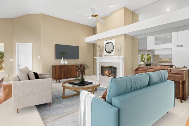 W173N8035 Shady LANE, Menomonee Falls, WI 53051