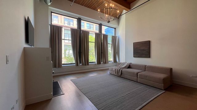 2303 S MICHIGAN Avenue 203, Chicago, IL 60616