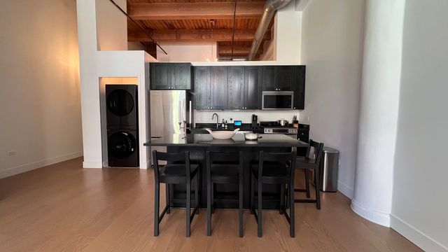 2303 S MICHIGAN Avenue 203, Chicago, IL 60616