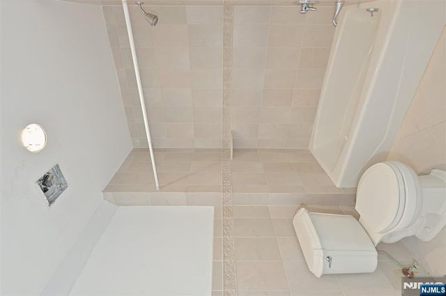17 W Bayview Avenue, Englewood Cliffs, NJ 07632