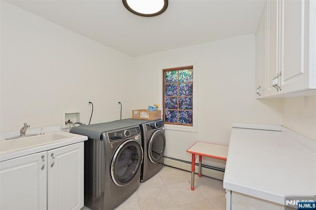 17 W Bayview Avenue, Englewood Cliffs, NJ 07632