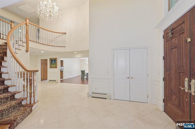 17 W Bayview Avenue, Englewood Cliffs, NJ 07632