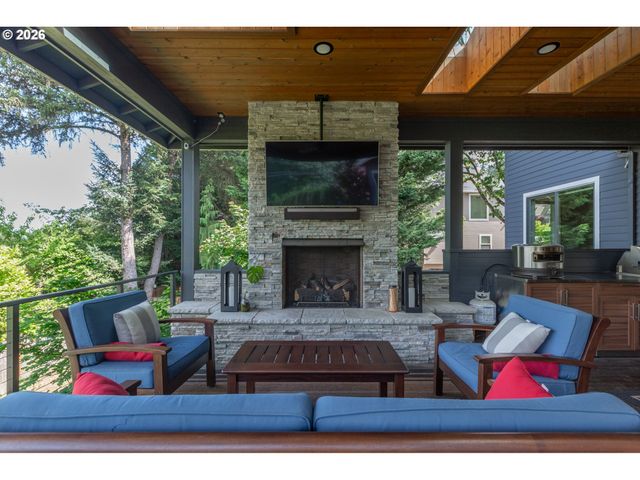 16902 CHAPIN Way, Lake Oswego, OR 97034