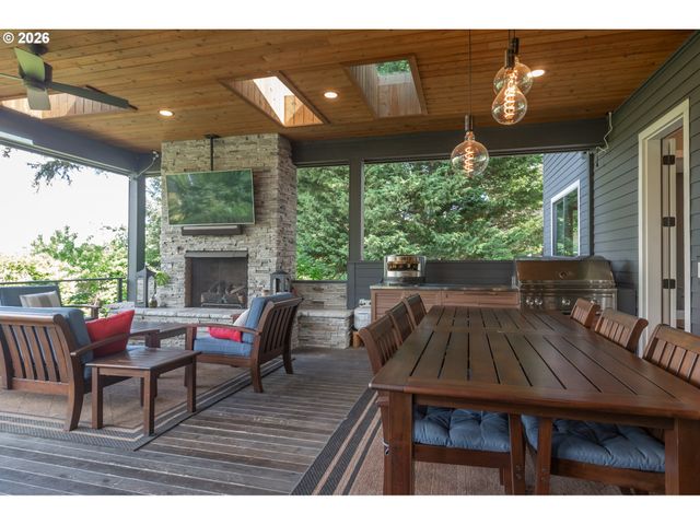 16902 CHAPIN Way, Lake Oswego, OR 97034