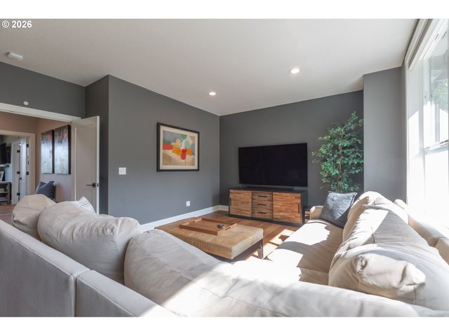 16902 CHAPIN Way, Lake Oswego, OR 97034