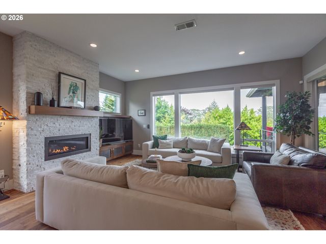 16902 CHAPIN Way, Lake Oswego, OR 97034