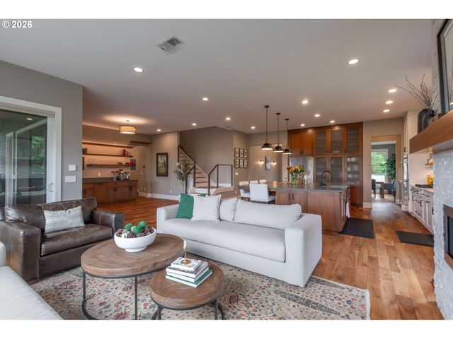 16902 CHAPIN Way, Lake Oswego, OR 97034