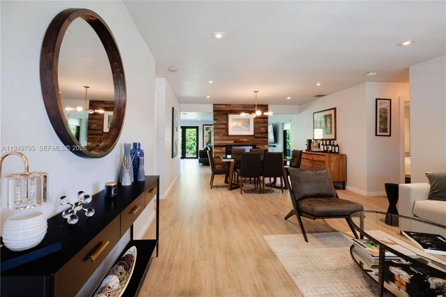 6201 SW 36th St, Miami, FL 33155