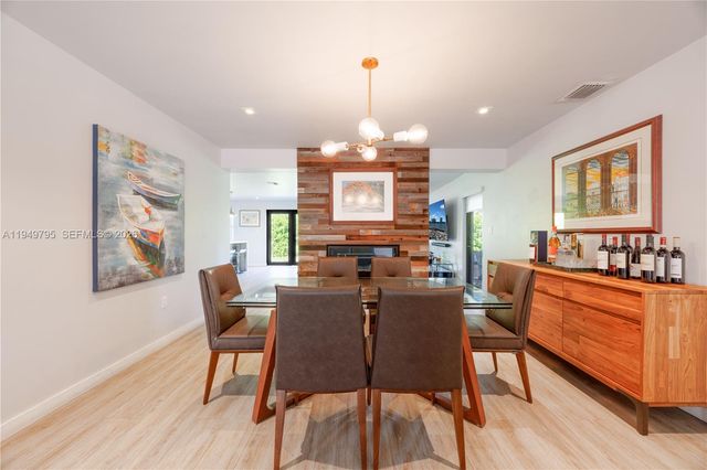 6201 SW 36th St, Miami, FL 33155