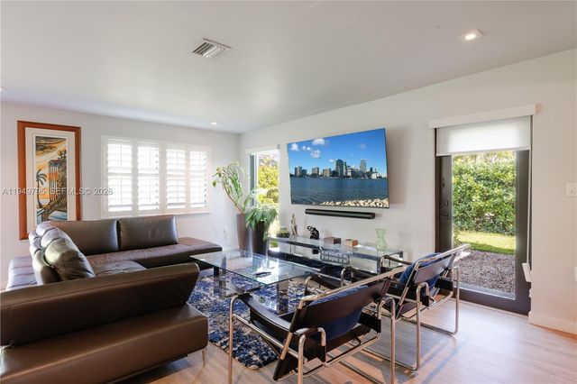 6201 SW 36th St, Miami, FL 33155