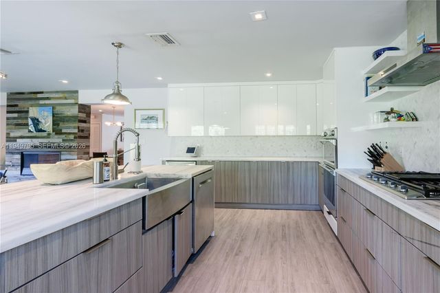 6201 SW 36th St, Miami, FL 33155