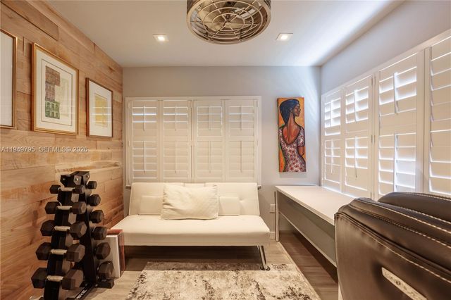 6201 SW 36th St, Miami, FL 33155