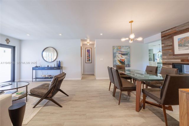 6201 SW 36th St, Miami, FL 33155