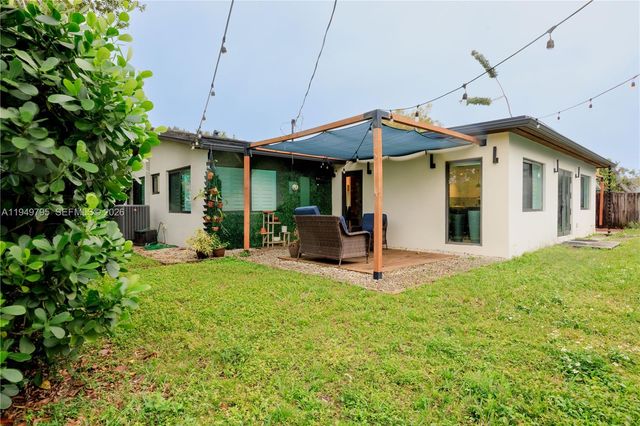 6201 SW 36th St, Miami, FL 33155