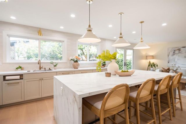 4029 Aliso, Oakland, CA 94619
