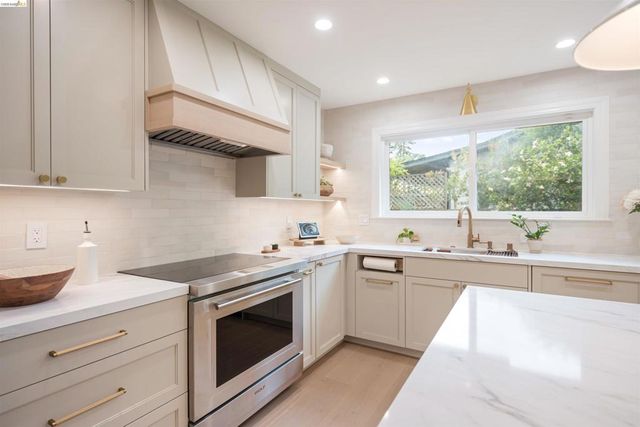 4029 Aliso, Oakland, CA 94619