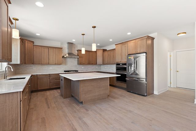 8178 S Stanley Trail, Frankfort, IL 60423