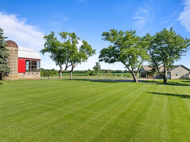 29224 Mt Tom ROAD, Burlington, WI 53105