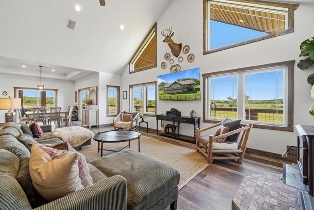 29224 Mt Tom ROAD, Burlington, WI 53105