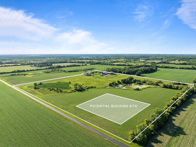 29224 Mt Tom ROAD, Burlington, WI 53105