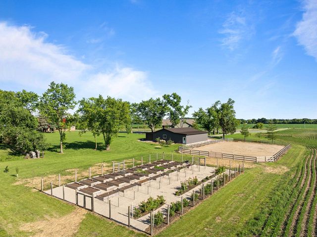 29224 Mt Tom ROAD, Burlington, WI 53105