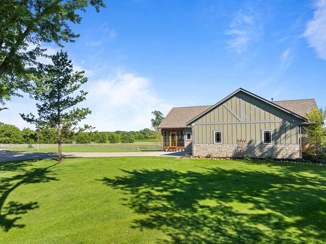 29224 Mt Tom ROAD, Burlington, WI 53105