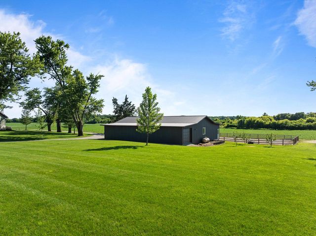 29224 Mt Tom ROAD, Burlington, WI 53105