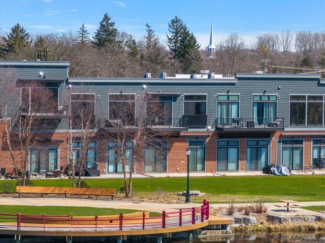 220 King Street 10, Lowell City, MI 49331