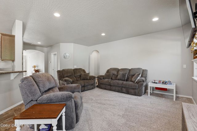 6093 W Trestle ST, Rathdrum, ID 83858